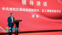 <b>用户行为数据、搜刮汗青数据以及行业趋向数据</b>